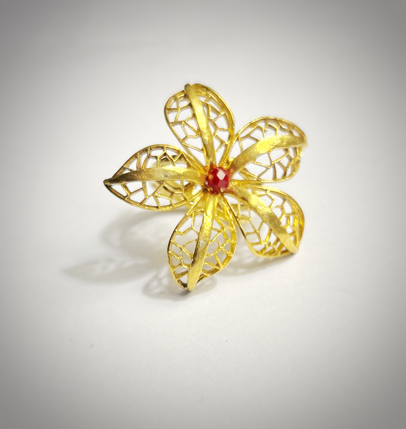 Annar Flower Ring