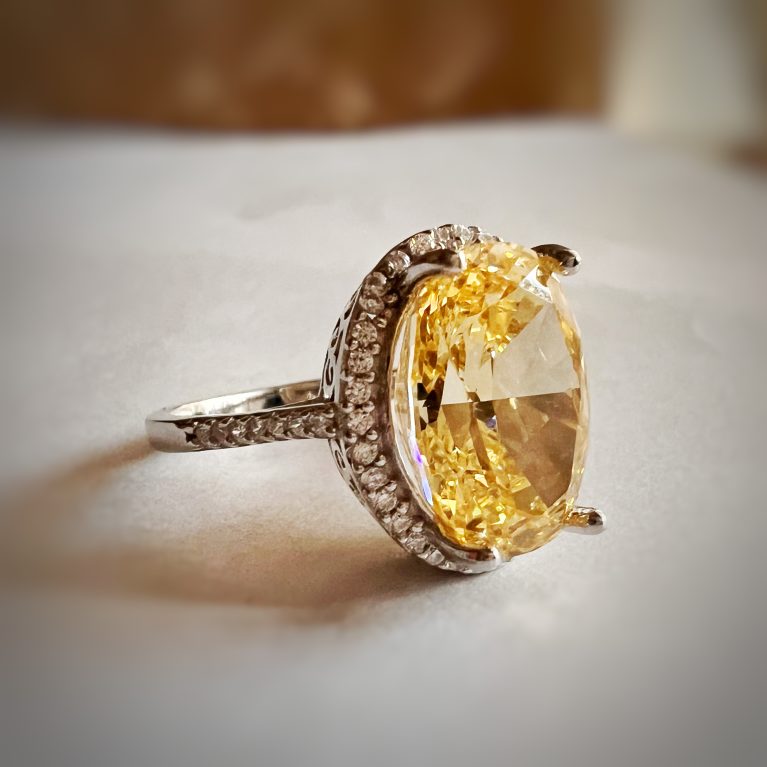 Žuhre Ice-Cut Zircon Ring (Size 7.5)
