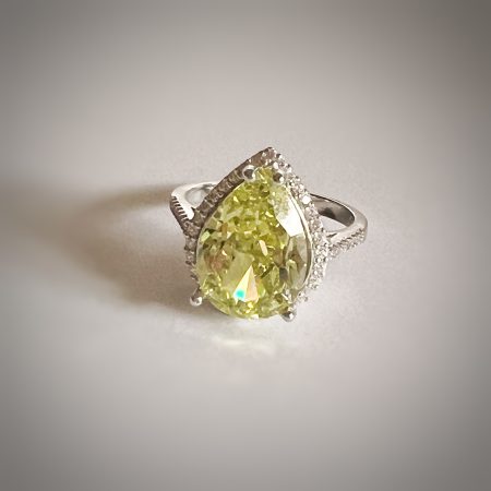 Peri Zumra Ice Ring (Size 7)